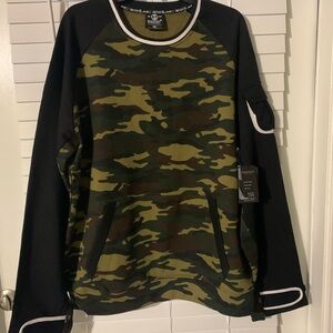 Switch Remarkable (Size XL)Camouflage Sweatshirt with Black Sleeves